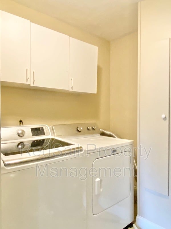 Building Photo - 30 Markham Dr