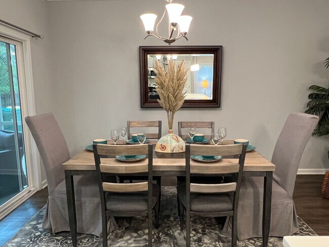 Building Photo - FURNISHED Three Bedroom Wellstone Model Home