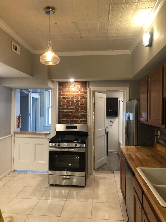 Primary Photo - 501 1st St