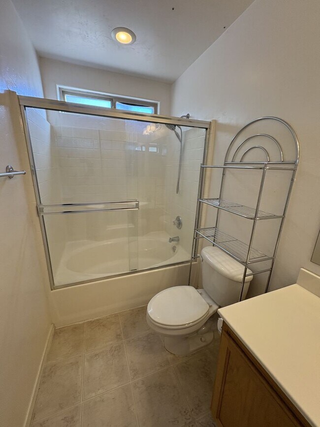 Building Photo - Vail School District 3 bedroom two bath