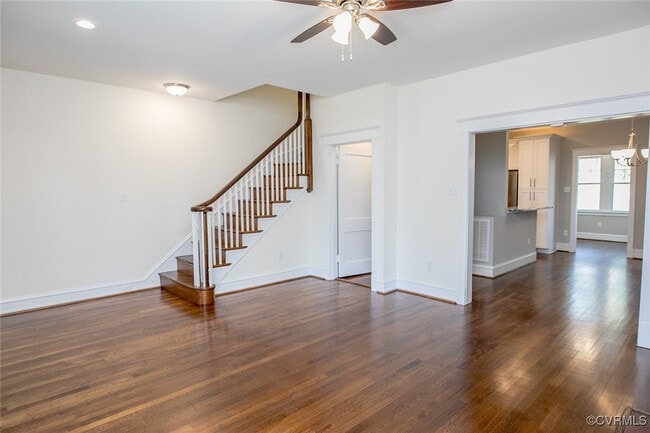 Building Photo - 2302 Maplewood Ave