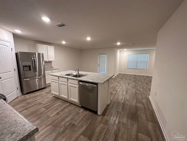 Building Photo - 5911 Laurel Oak Dr