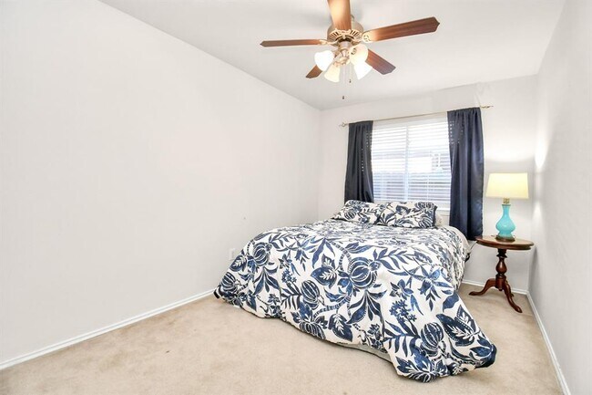 3rd bedroom (furniture not included) - 5219 San Pablo Gardens Dr