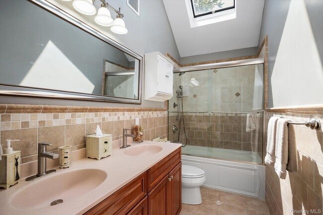 Building Photo - 12 Glenridge Ln