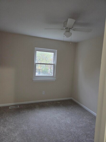 Building Photo - 614 Redkirk Ln