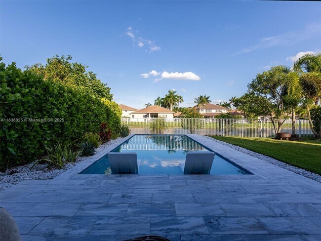 Building Photo - 1640 Sandpiper Cir
