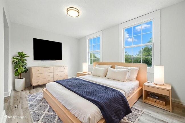 Building Photo - 260 E Beecher St