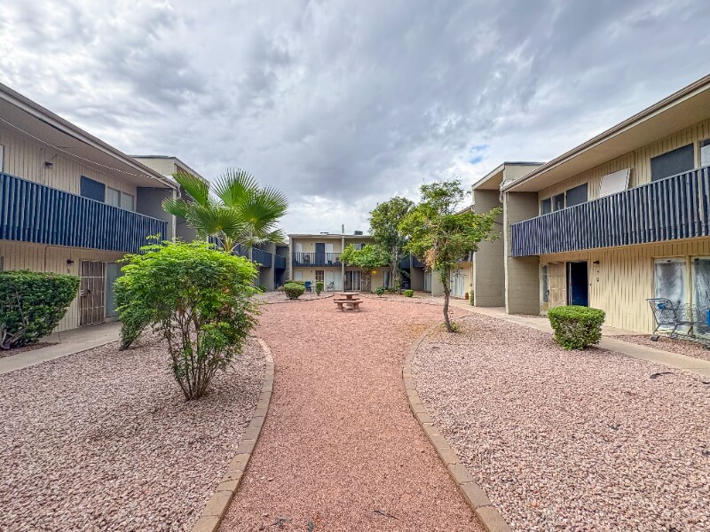 Building Photo - 6802 N 17th Ave