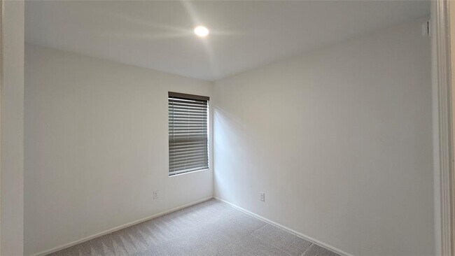 Building Photo - 21575 Carosella Dr