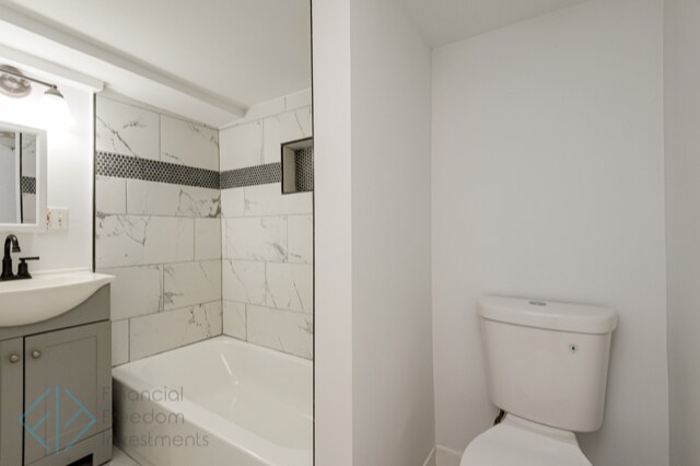 Building Photo - 1601 E 28th St