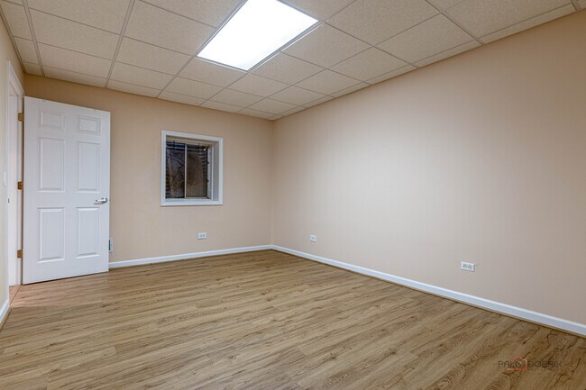 Building Photo - 5420 Belmont Ct