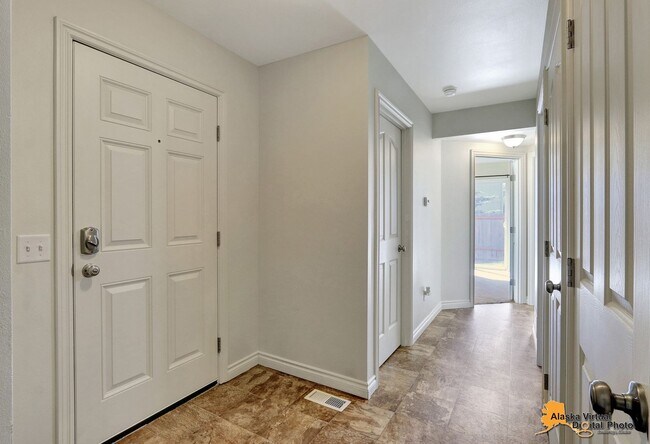 Building Photo - 6214 Ophir Dr