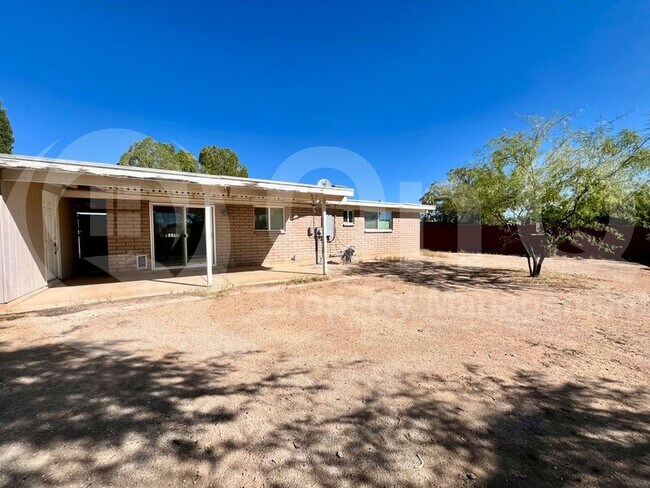 Building Photo - 7570 E Logan Dr