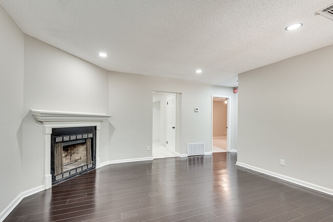 Building Photo - 4110 Bowers Pointe Dr SW