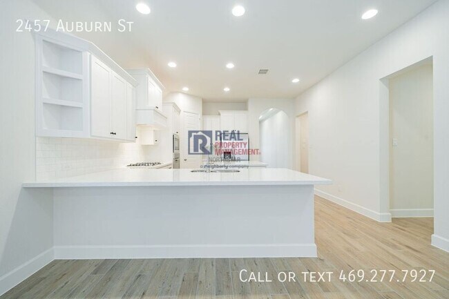Building Photo - 2457 Auburn St