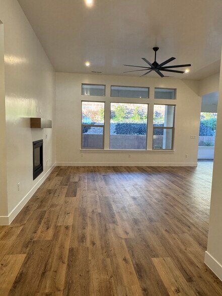 Building Photo - 1603 E Dihedral Dr