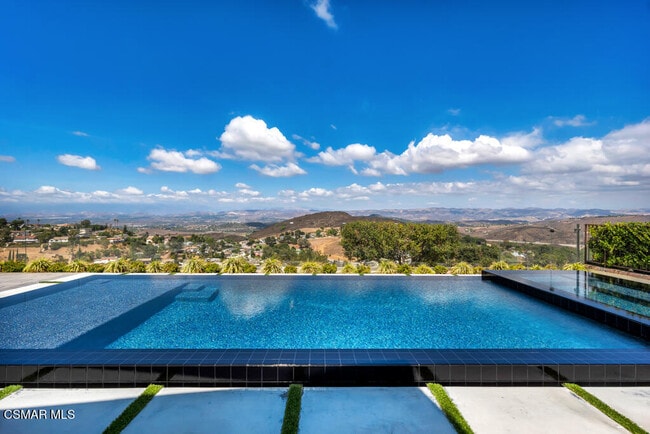 Building Photo - 4066 Calle Del Sol