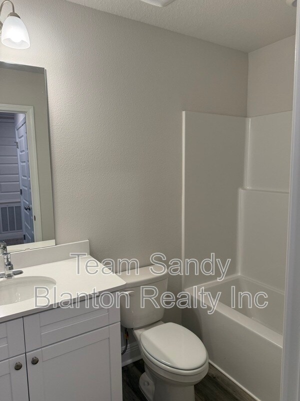 Building Photo - 3984 Pendragon Cir