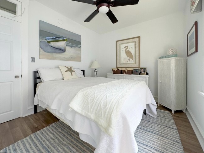 Building Photo - 10 S Troy Ave