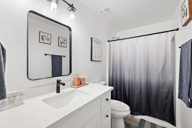 Building Photo - 3850 S 18th St