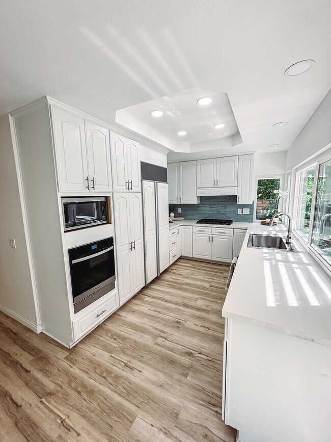 Building Photo - 29 Almond Tree Ln