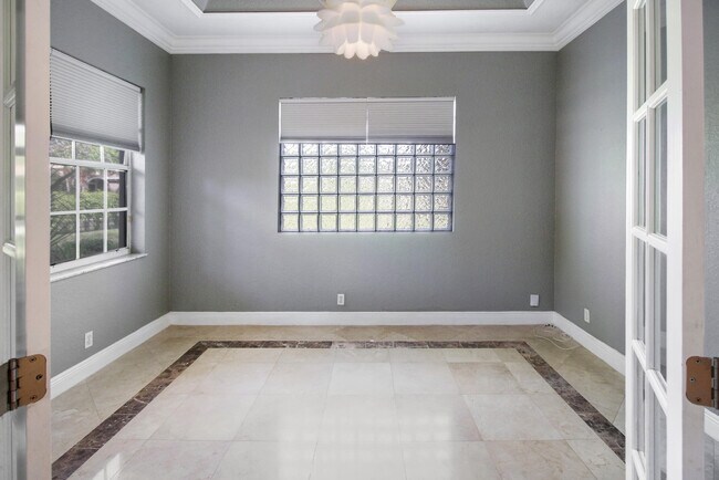 Building Photo - 12370 NW 78th Manor