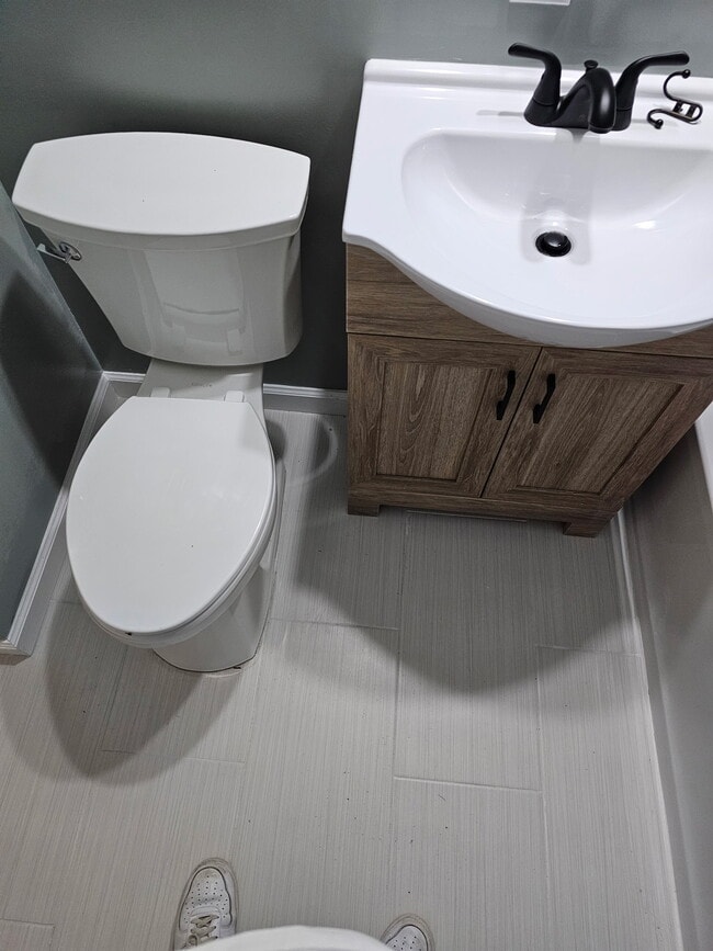 Building Photo - 198 Walnut Creek Ln