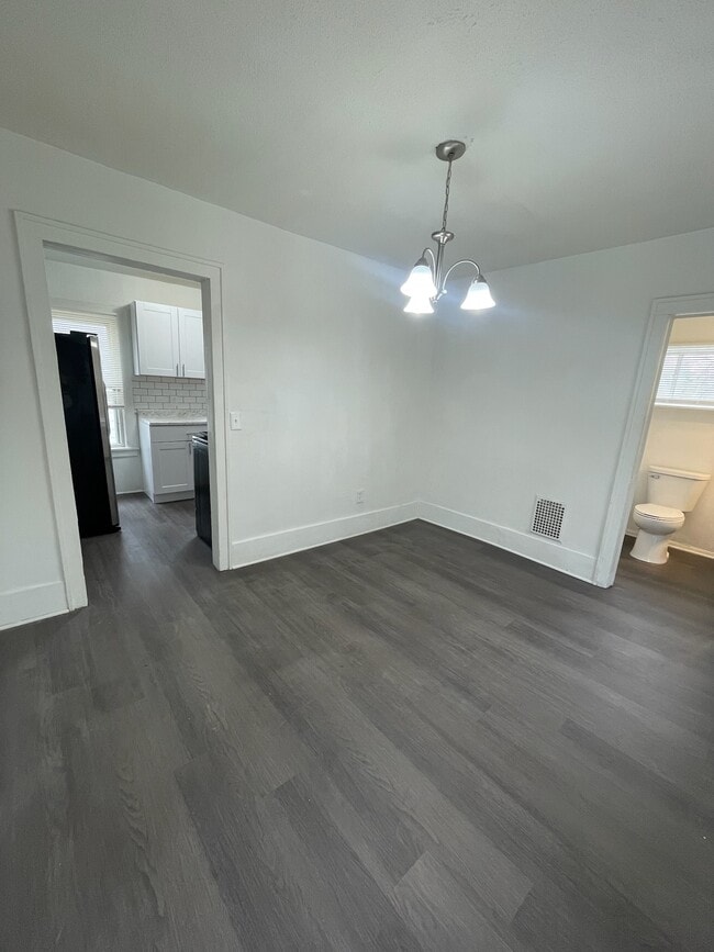 Building Photo - 116 S Hamilton St