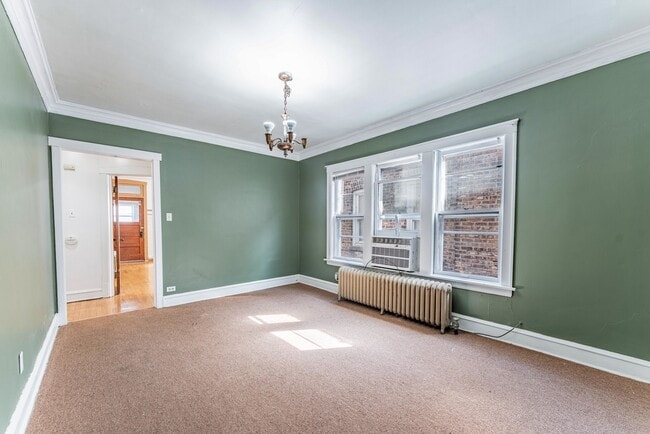 Building Photo - 1845 S Oak Park Ave