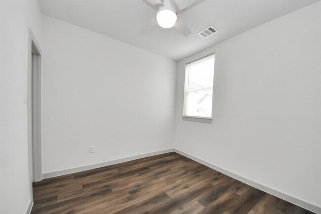 Building Photo - 7924 Booker St