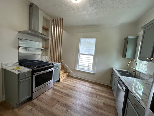 Building Photo - Discover the perfect blend of comfort, con...