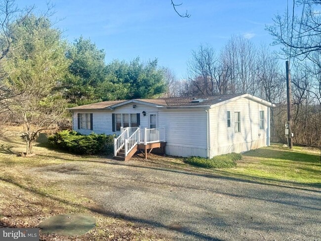 Building Photo - 746 Sawmill Rd