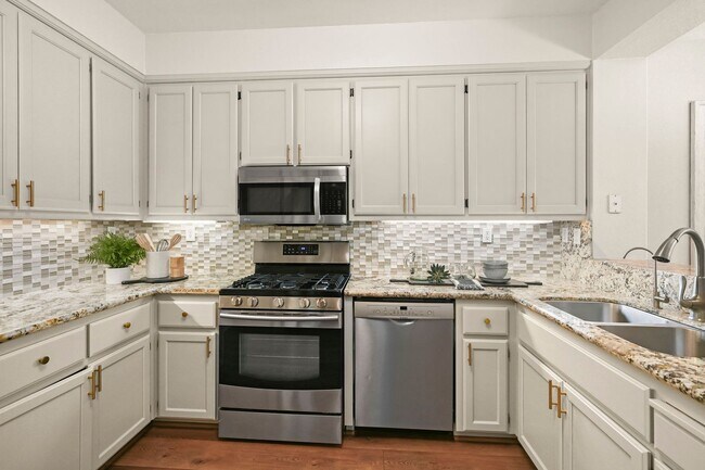 Building Photo - Bright and Spacious, 2BD/2.5BA, Two-Story Condo in Oak Creek in San Ramon- Available NOW!