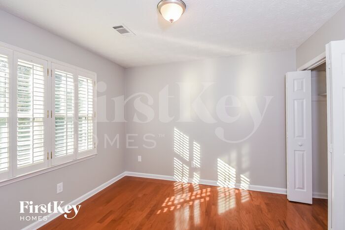 Building Photo - 1326 Shadowood Ct