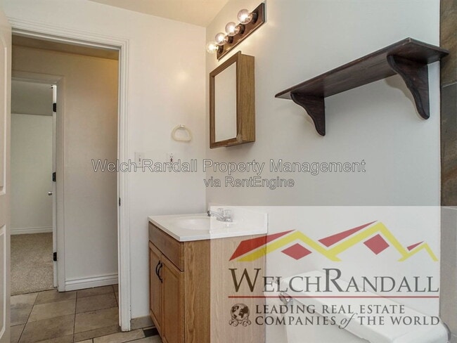 Building Photo - 868 W 4400 S
