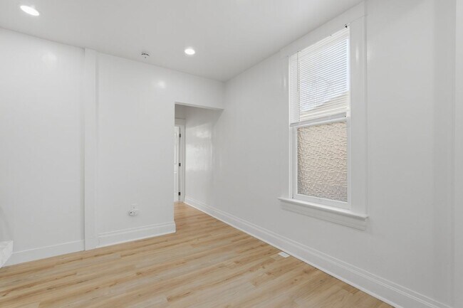 Building Photo - University of Utah Student Housing