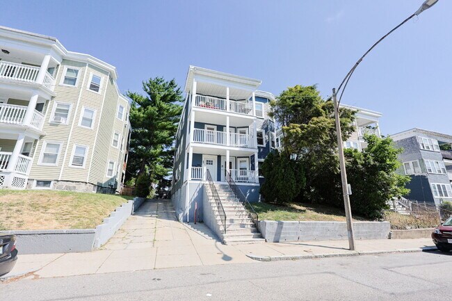 Building Photo - Available Now! Sunny & Large 3-Bedroom: In...