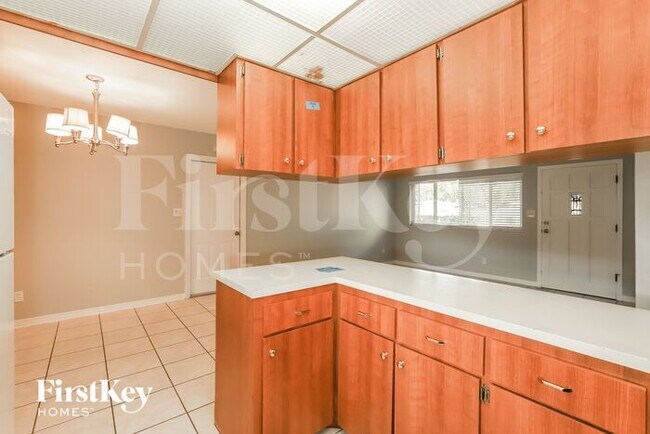 Building Photo - 5860 Cedar St NE