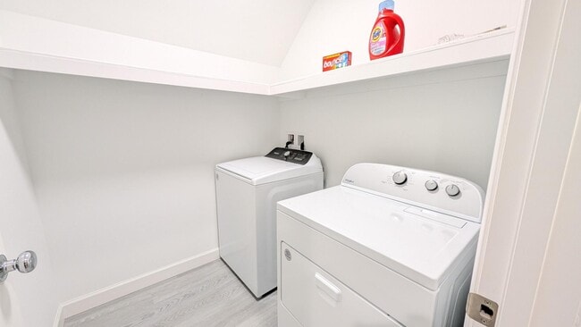 Building Photo - 2253 Papermill Rd