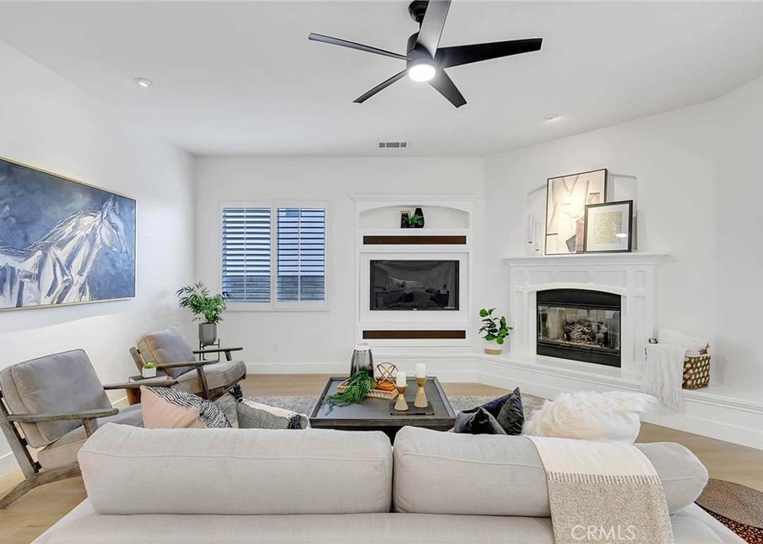 Building Photo - 24942 Greensbrier Dr