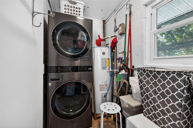 Building Photo - 1760 75th Ave N