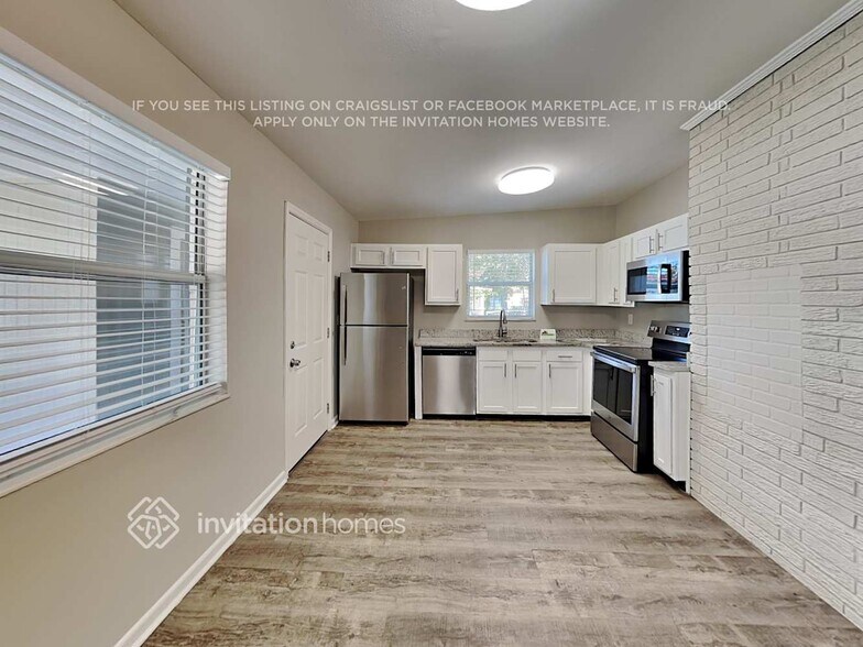 Building Photo - 7628 Elvia Dr