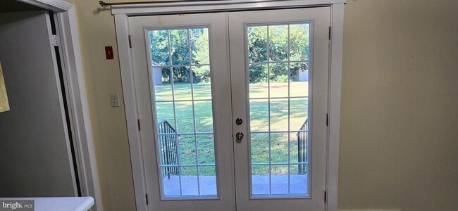 Building Photo - 45565 Camelot Ct