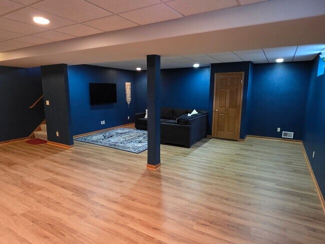 Building Photo - Updated 4 bedroom Greenfield ranch home