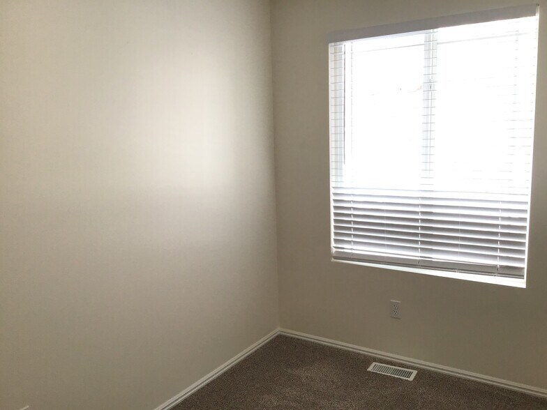 Building Photo - 1721 N 2340 W