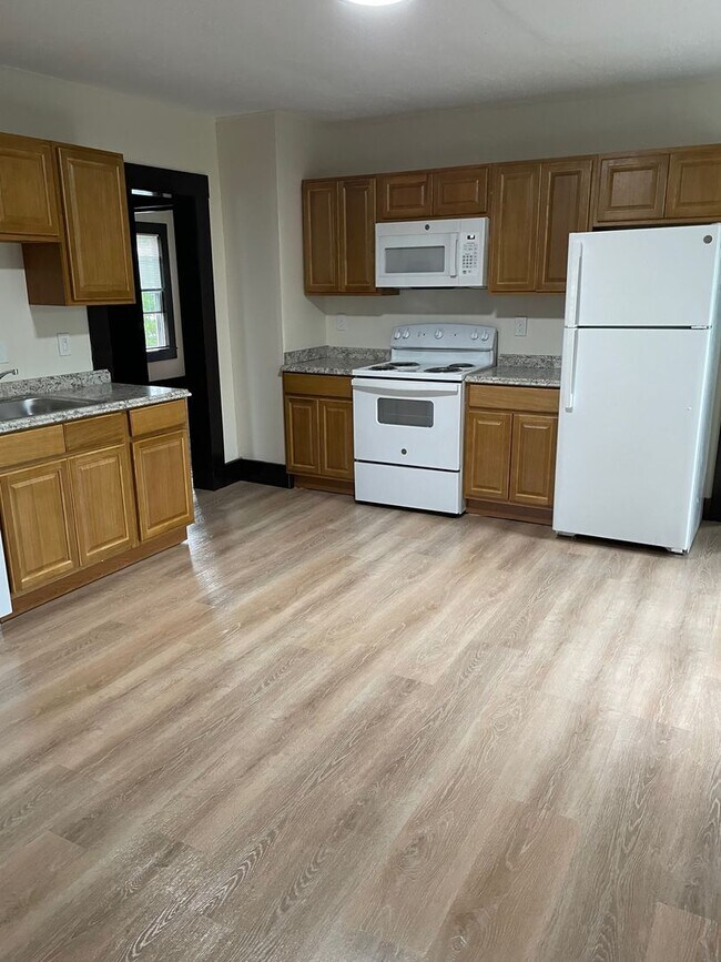 Building Photo - 236-238-238 College St