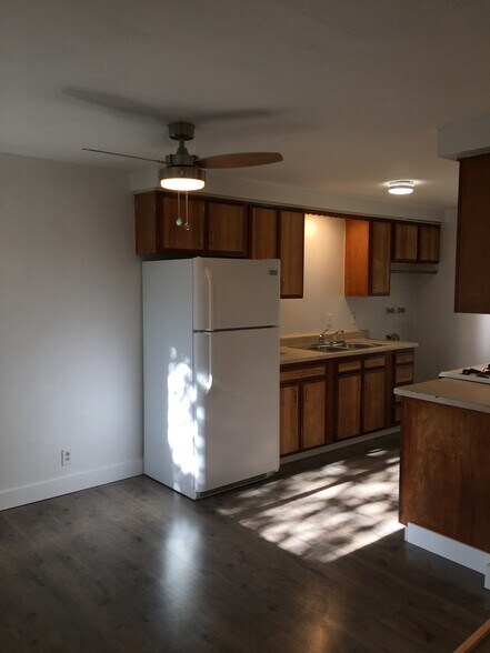 Building Photo - 107 N 3rd St