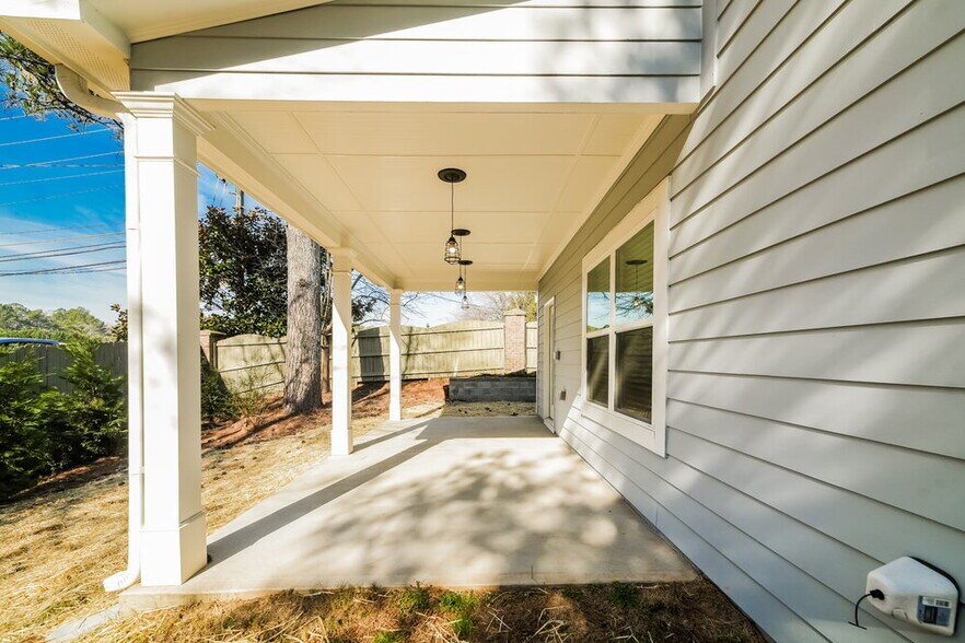 Building Photo - 2501 Kolb Manor Cir SW