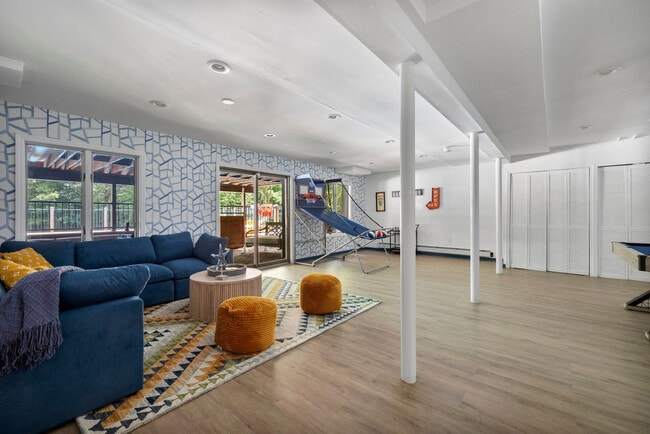 Building Photo - 2A Cherry Ln