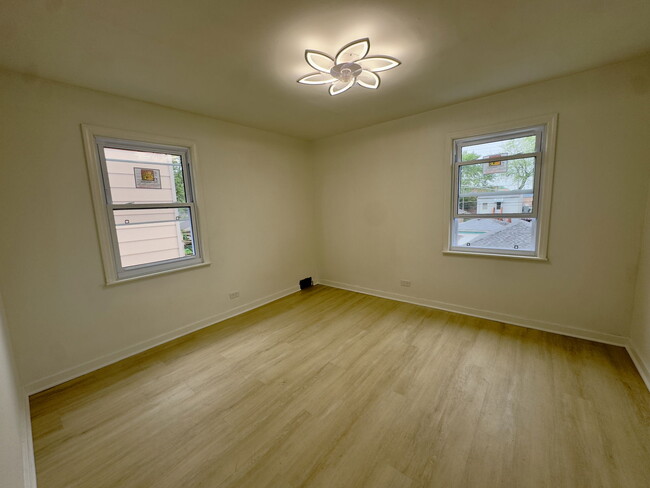 Building Photo - 1335 Marengo Ave